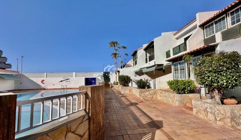 Adosada en venta en Guía de Isora, Playa La Arena photo 0