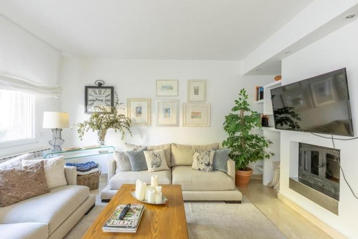 Adosada en venta en Simancas, Urbanizacion el pichon photo 0