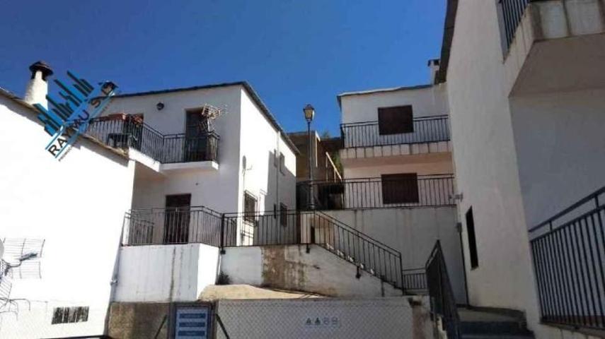 Edificio en venta en Granada, Laroles photo 0
