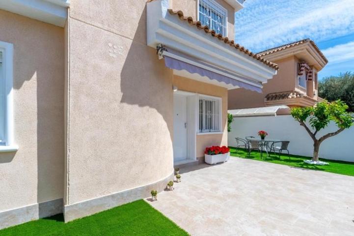 Chalet en venta en Torrevieja, Los altos photo 0