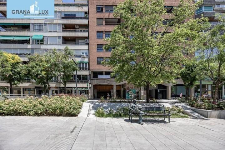 Piso en venta en Granada, Constitucion photo 0