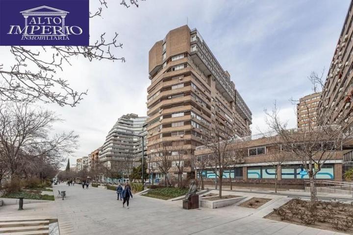 Piso en venta en Granada, Constitucion photo 0