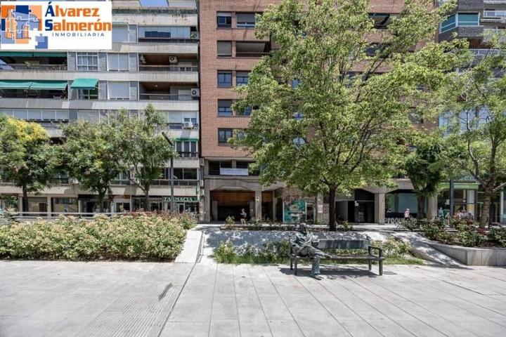 Piso en venta en Granada, Constitucion photo 0