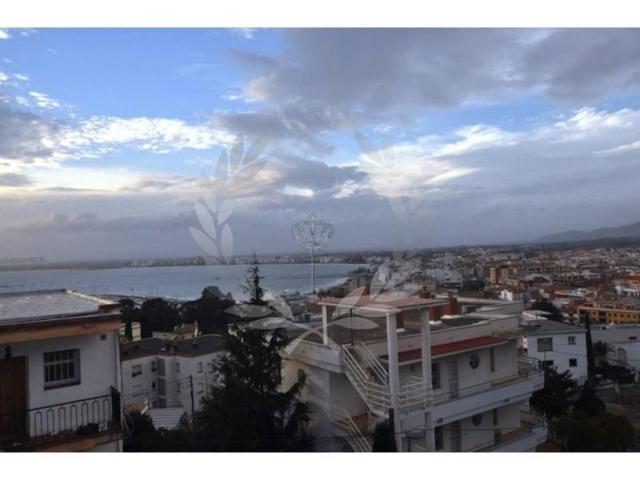 Casa en venta en Roses photo 0