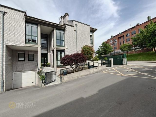 Bungalow en venta en Oviedo, Colloto photo 0