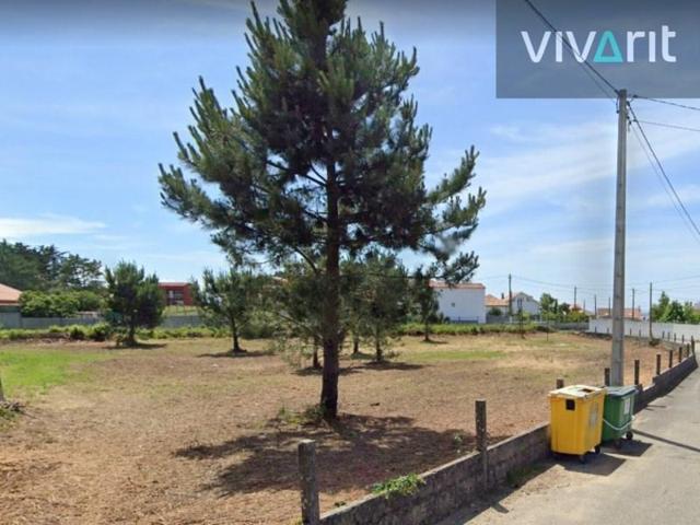 Terreno en venta en Ribeira photo 0