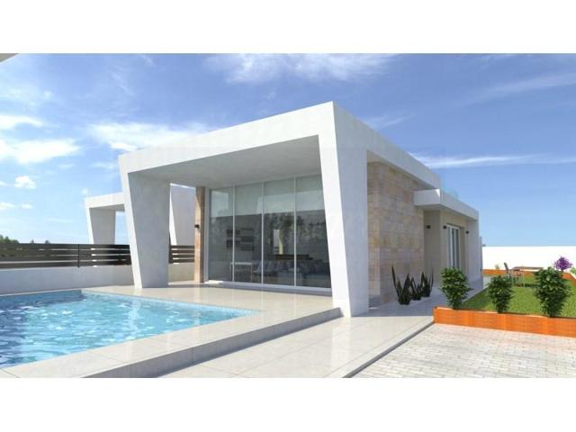Chalet en venta en Torrevieja, El Chaparral photo 0
