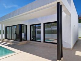 Chalet en venta en Pilar de la Horadada, Pinar de Campoverde photo 0