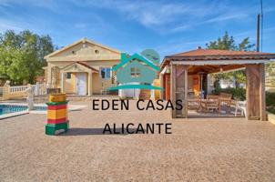 Chalet en venta en El Campello, Campello photo 0