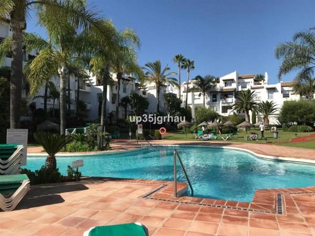 Apartamento en venta en Estepona, Sun Beach photo 0
