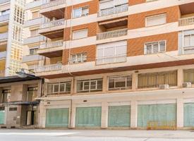 Local comercial en venta en Elda, Gran avenida photo 0