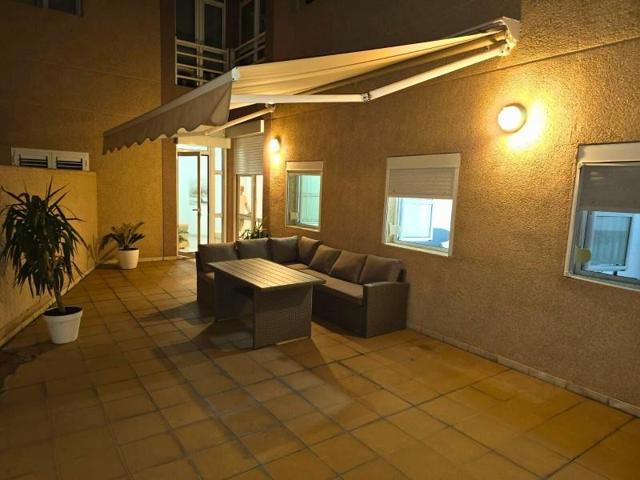 Piso en venta en Las Palmas de Gran Canaria, Santa Catalina photo 0