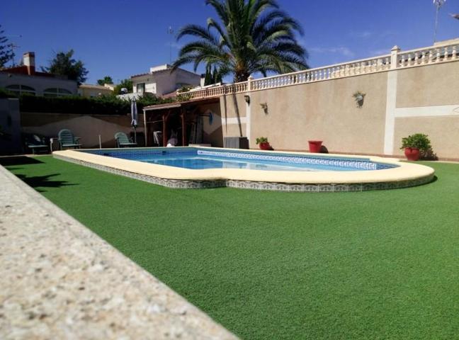 Chalet en venta en Torrevieja, Eliseos playa photo 0