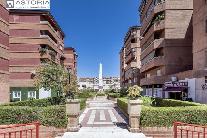 Piso en venta en Granada, Plaza de toros photo 0