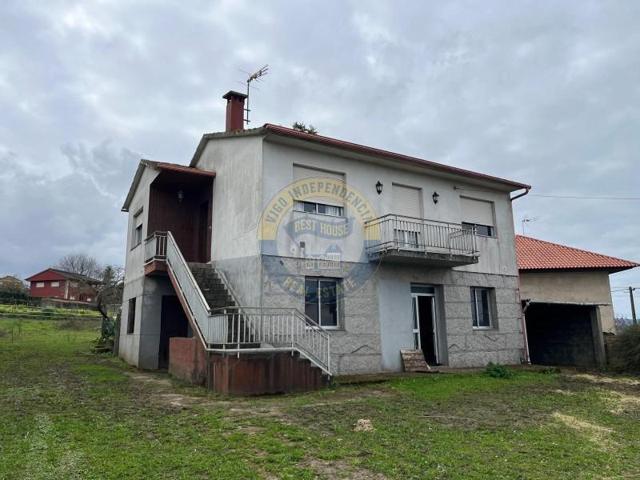 Casa en venta en Vigo, Bembrive photo 0