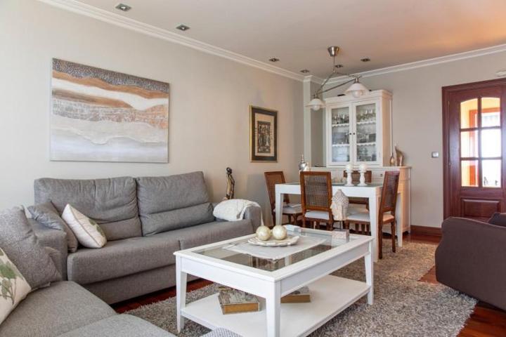 Piso en venta en Basauri, Ariz photo 0