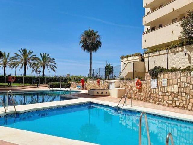 Apartamento en venta en Marbella, Playa de la Fontanilla photo 0
