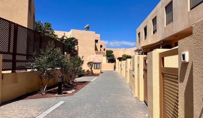 Adosada en venta en Granadilla de Abona, La Tejita photo 0