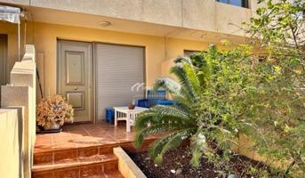 Casa con terreno en venta en Granadilla de Abona photo 0