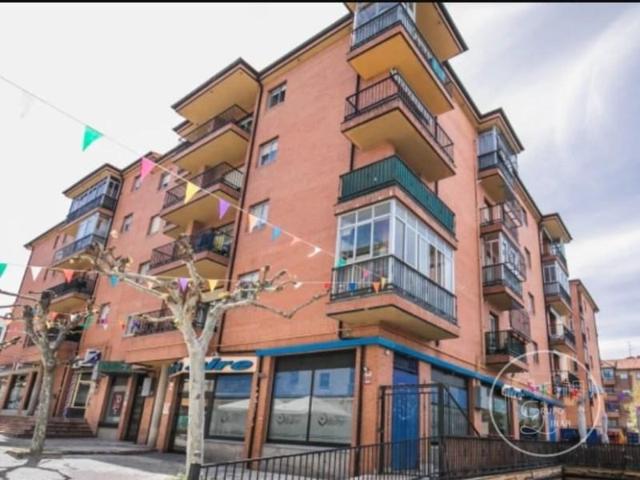 Local comercial en venta en Ávila photo 0