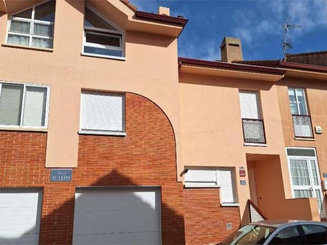 Adosada en venta en La Lastrilla, Castilla y leon photo 0