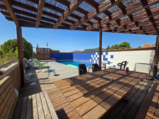 Edificio en venta en Sant Feliu de Codines, Sant feliu de codines photo 0