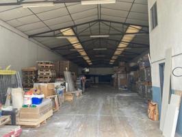 Nave industrial en venta en Canovelles photo 0