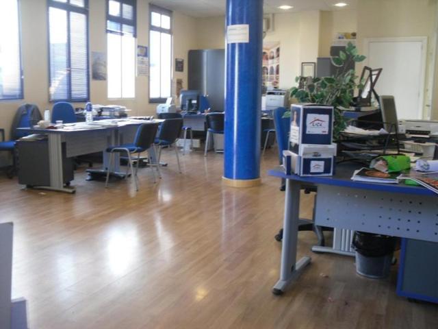 Oficina en venta en Sevilla, Los Arcos photo 0