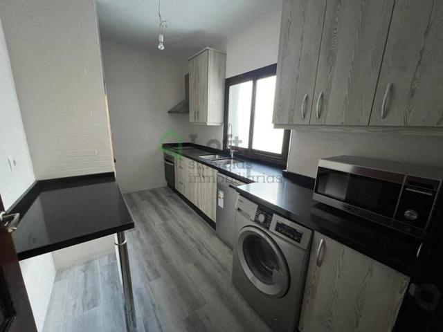 Piso en venta en Badajoz photo 0