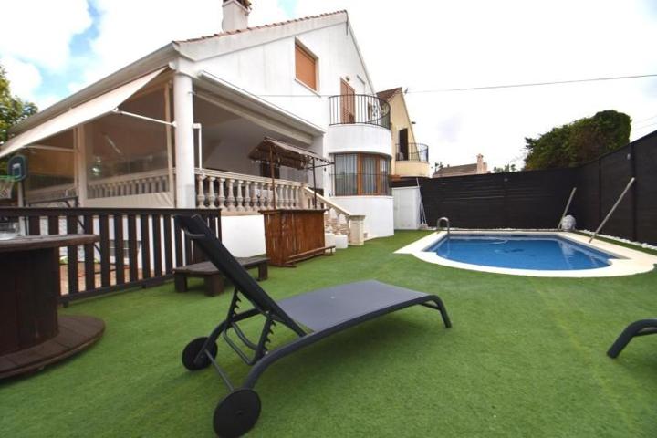 Chalet en venta en Elche, Avinguda de Valverde, 03139 photo 0