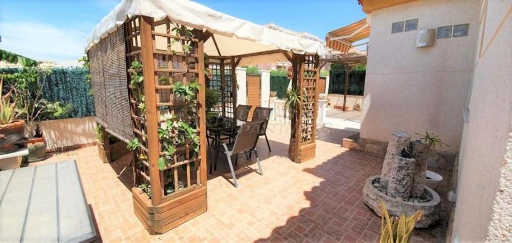 Chalet en venta en Torrevieja, Torre del Moro - Residencial Miramar photo 0