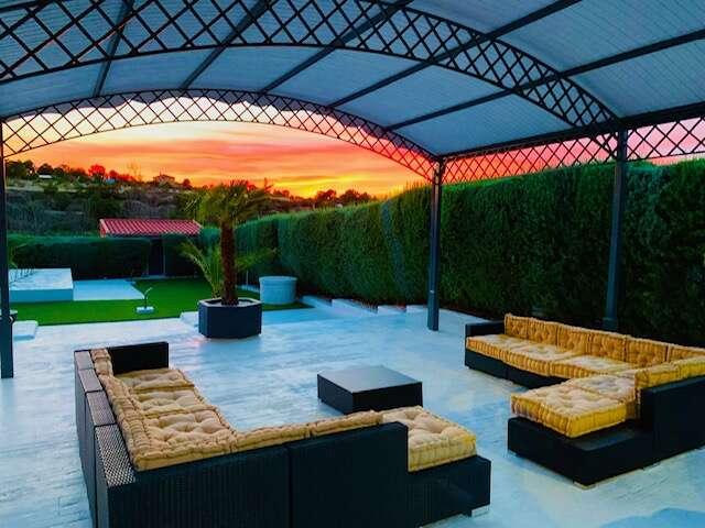 Chalet en venta en Valdepeñas, El Peral photo 0