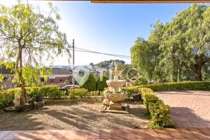 Casa en venta en Sant Esteve Sesrovires photo 0