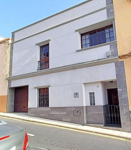 Adosada en venta en Arafo photo 0