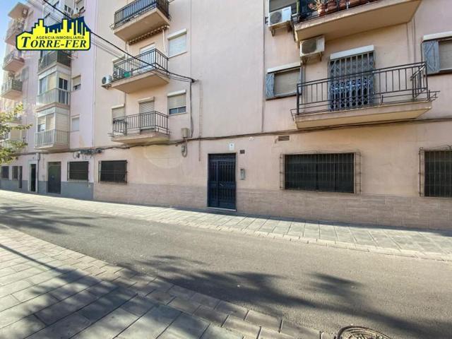 Local comercial en venta en Almería, Barrio San Luis - Los Molinos photo 0