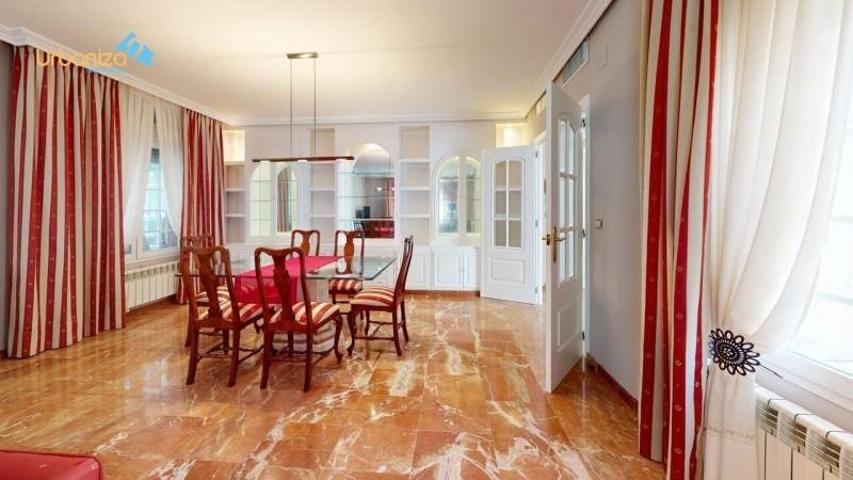 Chalet en venta en Badajoz, Urb. Campo de Golf photo 0