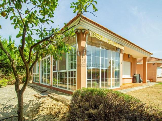 Chalet en venta en Badajoz photo 0