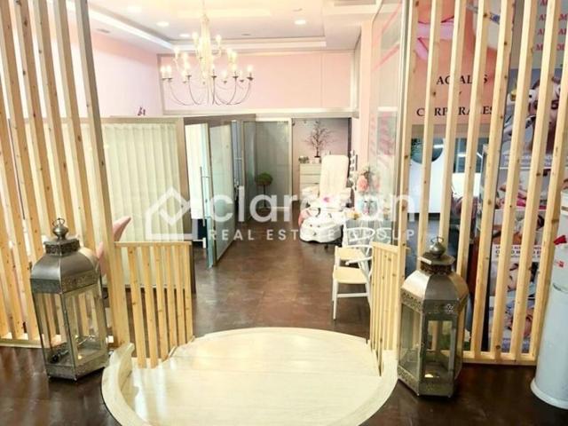 Local comercial en venta en Coín photo 0