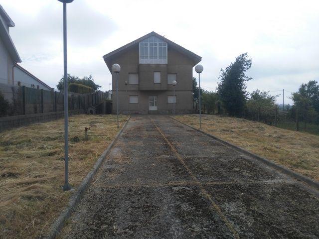 Chalet en venta en Santiago de Compostela photo 0