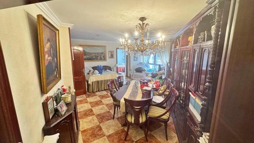 Piso en venta en Sevilla, Los Remedios photo 0