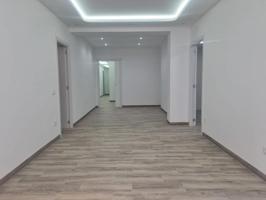 Apartamento en venta en Badalona photo 0