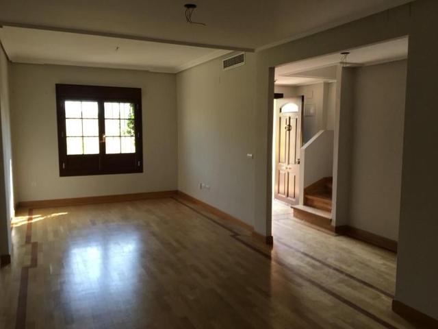 Adosada en venta en Córdoba, Mirabueno photo 0