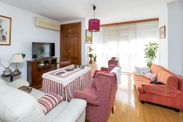 Piso en venta en Granada, Camino de ronda photo 0