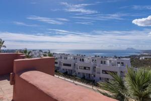 Casa con terreno en venta en Manilva photo 0