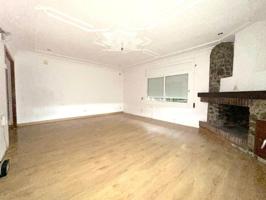 Casa en venta en Santa Eulàlia de Ronçana, Sant cristofol 4 photo 0