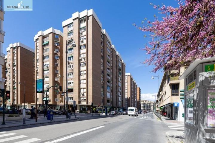 Piso en venta en Granada, Alminares photo 0