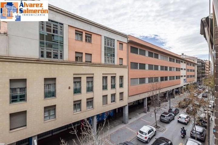 Piso en venta en Granada, Centro photo 0