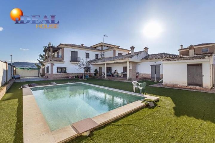 Chalet en venta en Atarfe, Urbanizacion los cortijos la ribera photo 0