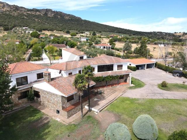 Chalet en venta en Sierra de Fuentes photo 0