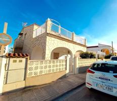 Chalet en venta en Oliva photo 0